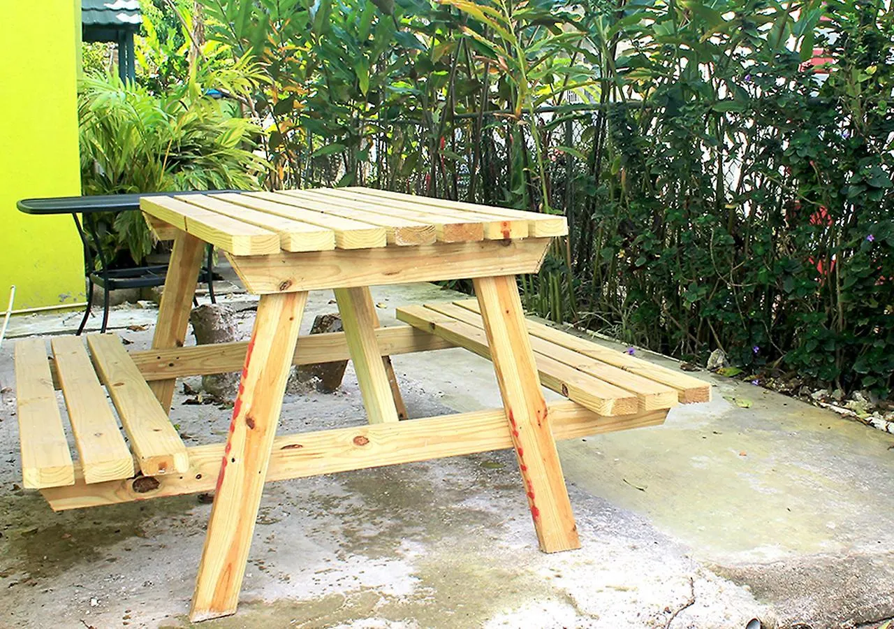 Yaad Hostel Montego Bay Jamaica